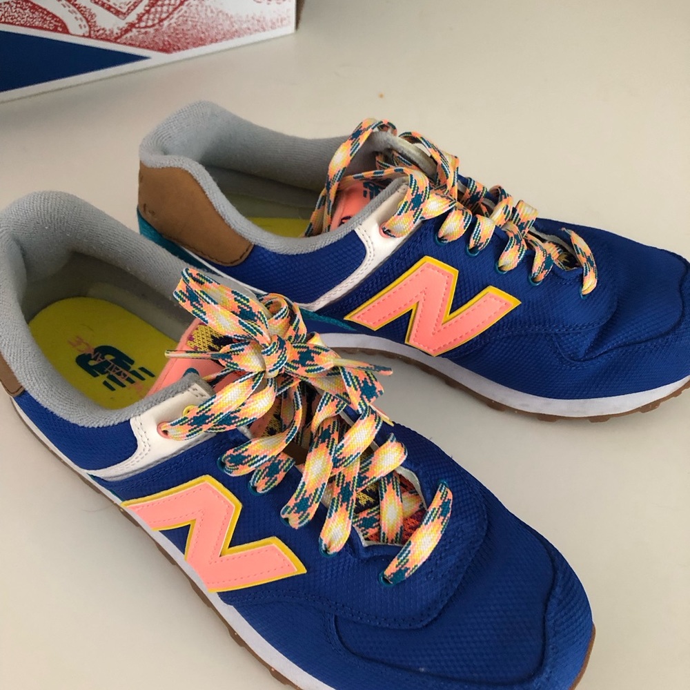New Balance Womens Classics Sneakers